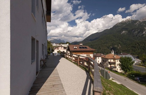 Domegge di Cadore House | Holiday Home 'Alle Arce' with Lake View, Wi-Fi and Air Conditioning
