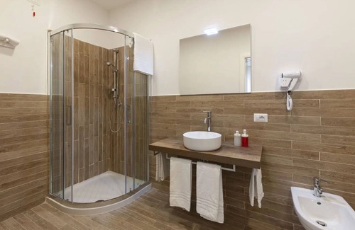 Domegge di Cadore House | Holiday Home 'Alle Arce' with Lake View, Wi-Fi and Air Conditioning