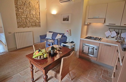 Foligno House | Holiday Home in Foligno with Pool & Terrace