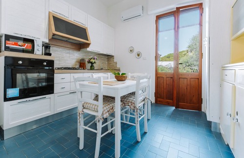 Terra Mala Villa | Holiday Home 'Daniela' with Private Terrace, Wi-Fi and Air Conditioning