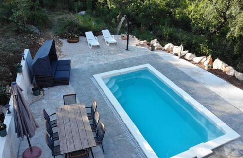 Dicmo House | Holiday home Jadrić - Holiday home with Pool