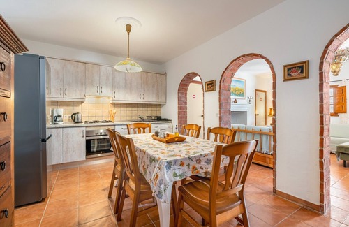 Castril House | Holiday Home 'Jaïra Sierra De Castril' with Mountain View, Wi-Fi and Air Conditioning