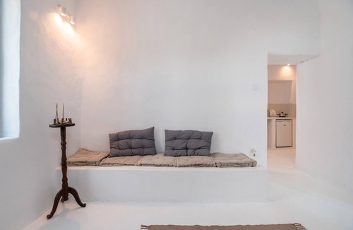 Marpissa House | Holiday Home 'Kalesma Marpissa' with Sea View, Private Terrace and Air Conditioning