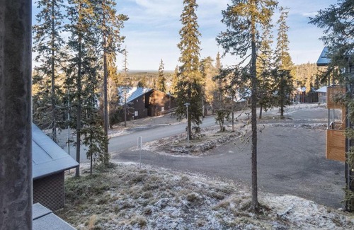 Rukatunturi House | Holiday Home Karhunvartijan linna a5 by Interhome