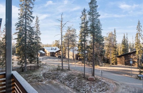 Rukatunturi House | Holiday Home Karhunvartijan linna a5 by Interhome