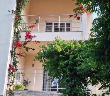 Vis Apartment | HOLIDAY HOME KATE