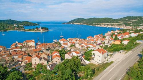 Vis Apartment | HOLIDAY HOME KATE