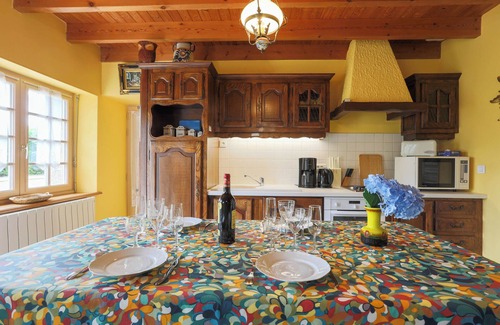 Ploulech House | Holiday Home 'Kerjézéquel 2km Beach' with Private Terrace, Private Garden and Wi-Fi