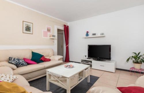 Sveta Jelena House | Holiday Home Kristijana by Interhome