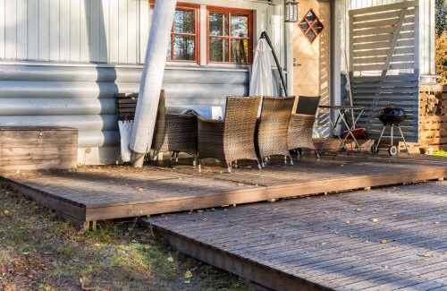 Bomba House | Holiday Home Kulta-käkönen 17 by bomba by Interhome