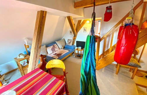 Mollenbeck House | Holiday Home 'Kulturgutleben' with Private Terrace, Shared Garden and Wi-Fi