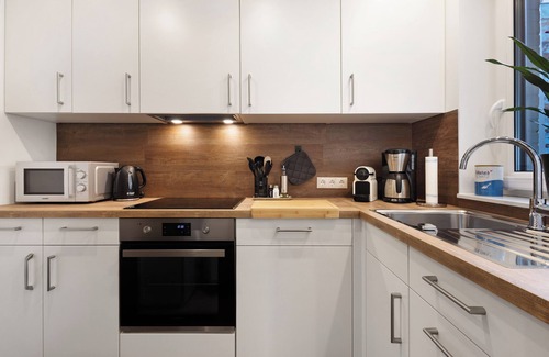 Elmenhorst House | Holiday Home 'Küsten-Bude' with Private Terrace, Private Garden and Wi-Fi