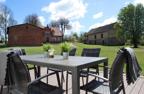 Lubberstorf House | Holiday Home Lübberstorf by Neuklostersee