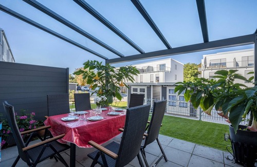 Padelugge House | Holiday Home "Lübeck Buntekuh" with Garden, Balcony & A/C