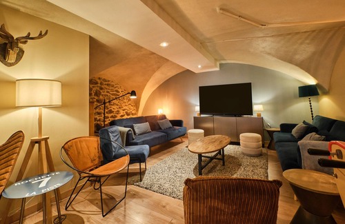 Venosc House | Holiday Home 'L'Aiguille' with Mountain View, Whirlpool, Terrace and Wi-Fi