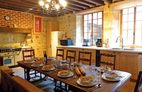 Herisson House | Holiday Home 'L'ancien College' with Private Pool, Wi-Fi and Air Conditioning