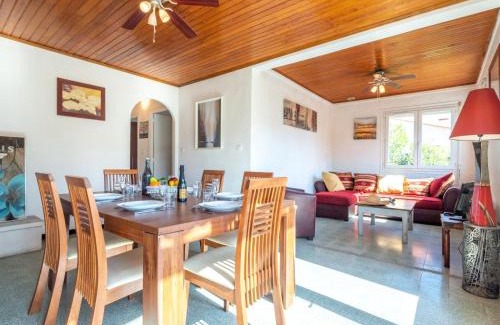 Le Grand Large House | Holiday Home Les Violettes by Interhome