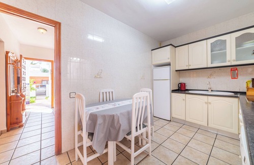 Nijar House | Holiday Home 'La Buganvilla' with Private Terrace, Private Garden and Air Conditioning