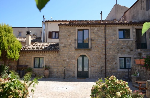 Mistretta House | Holiday home La carretteria in the heart of the historic center of Mistretta