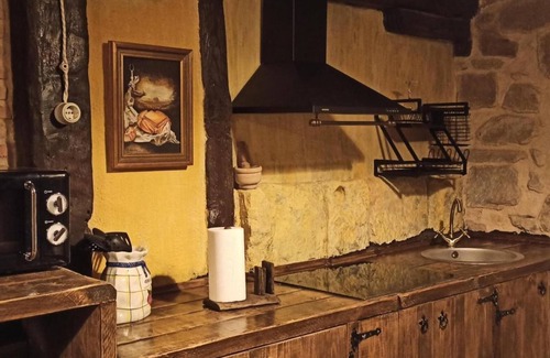 Abalos House | Holiday Home 'La Casa Del Ayer' with Mountain View