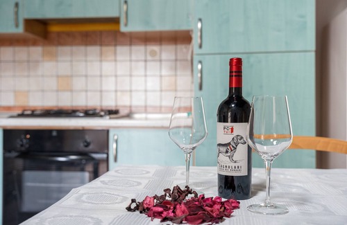Loculi House | Holiday Home 'La Casa Del Sole' with Private Terrace and Air Conditioning