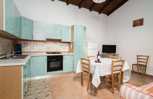 Loculi House | Holiday Home 'La Casa Del Sole' with Private Terrace and Air Conditioning