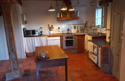 Requijada House | Holiday Home 'La Casa Del Herrero' with Mountain View, Private Garden and Wi-Fi