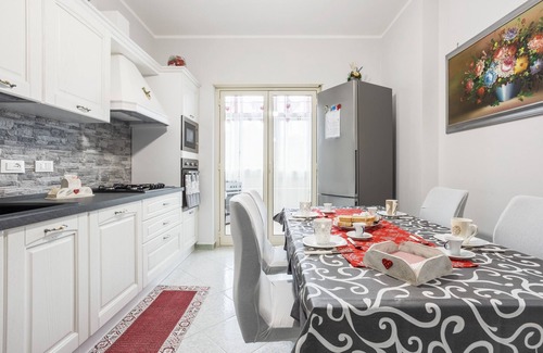Villabate House | Holiday Home 'La Casa Di Anna' with Sea View, Wi-Fi and Air Conditioning