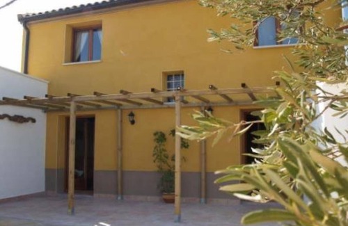 Milagro House | Holiday Home 'La Casa Miralrio 1' with Private Terrace, Wi-Fi and Air Conditioning