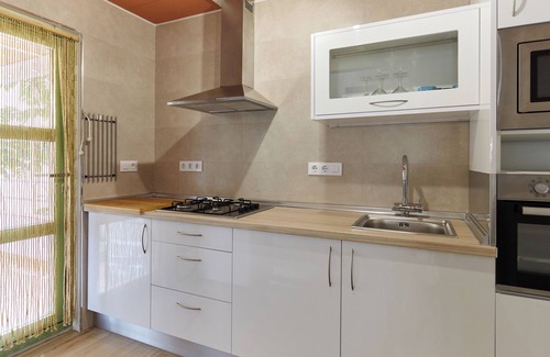 Cazorla House | Holiday Home 'La Casita Verde' with Mountain View, Wi-Fi and Air Conditioning