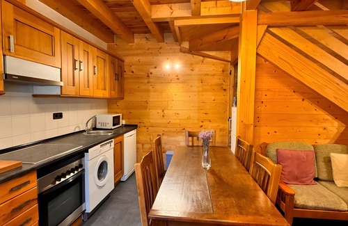 Arce House | Holiday Home 'La Central De Azparren' with Wi-Fi