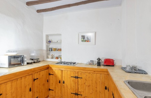 Xirles House | Holiday Home 'La Clau Casa Rural ' with Mountain View, Private Terrace and Wi-Fi