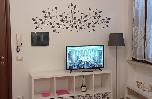 Verolanuova Apartment | Holiday Home La Dama di Fiori