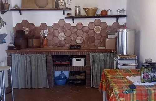Biancavilla House | Holiday Home 'La Dependance Etna' with Private Garden and Wi-Fi