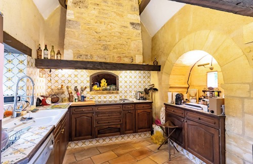 Marquay House | Holiday Home 'La Faurie De Puymartin' with Shared Pool, Private Terrace and Wi-Fi