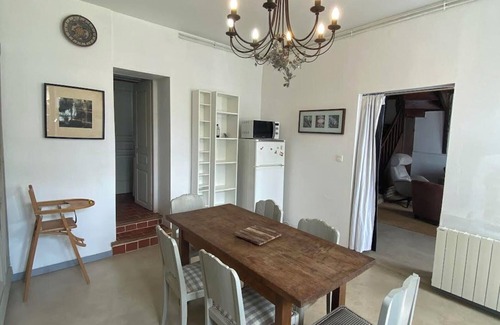 Le Bec-Hellouin House | Holiday Home 'La Maison Du Bec' with Private Terrace, Private Garden and Wi-Fi