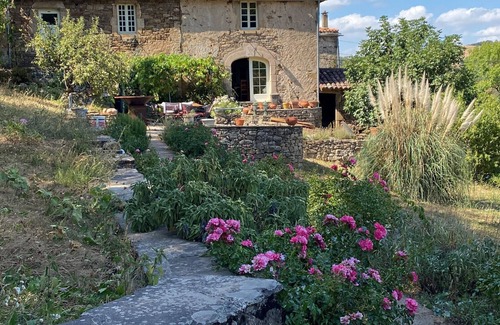 Saint-Izaire House | Holiday Home 'La Grande Combe' with Mountain View, Private Pool and Wi-Fi