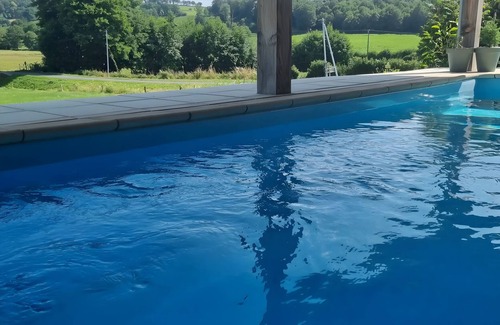 Janaillat House | Holiday Home 'La Grande Maison De Janaillat' with Private Terrace, Private Garden and Wi-Fi