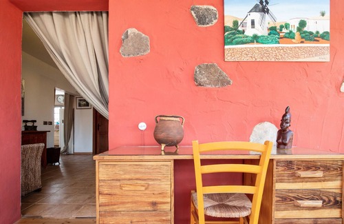 Tetir House | Holiday Home La Higuerita de Tetir with Mountain View, Garden & Wi-Fi