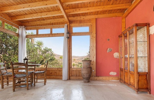 Tetir House | Holiday Home La Higuerita de Tetir with Mountain View, Garden & Wi-Fi