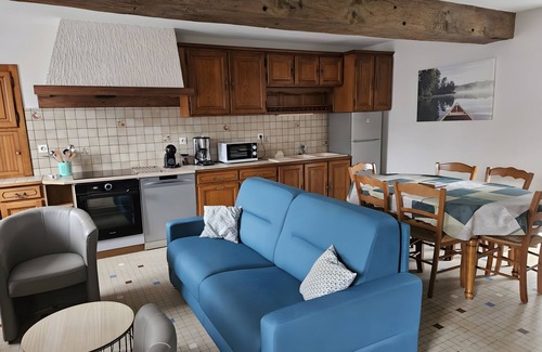 Les Herbiers House | Holiday Home 'La Marguerite À La Campagne' with Private Terrace, Private Garden and Wi-Fi