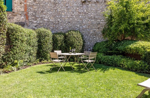 Gargnano House | Holiday Home 'La Magrè' with Shared Garden and Wi-Fi