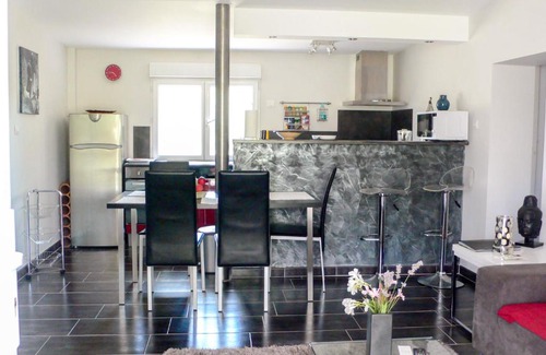 Tarascon House | Holiday Home La Maison dans les Oliviers by Interhome
