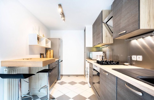 Nevez House | Holiday Home 'La Maison Des Gardes Du Hénan' with Private Terrace, Private Garden and Wi-Fi