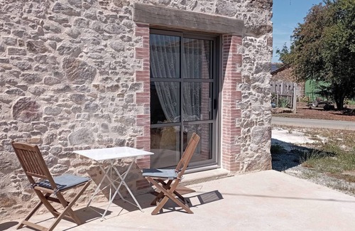 Pouzauges House | Holiday Home 'La Petite Maison 15kms Puy Du Fou' with Private Terrace and Wi-Fi