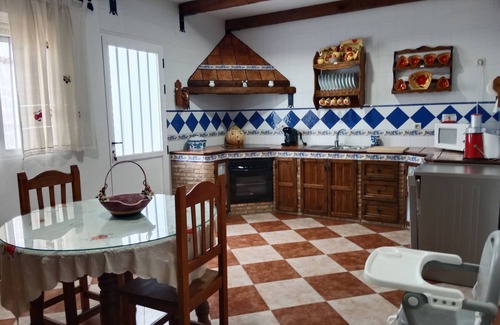 Santa Elena House | Holiday Home La Reconquista with Pool, Garden & Wi-Fi