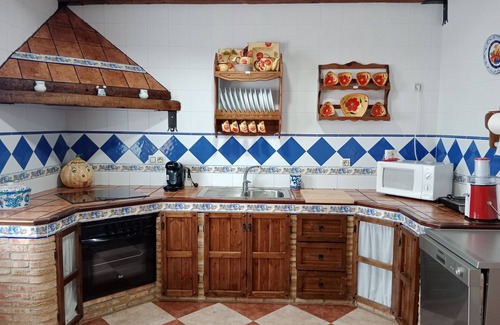 Santa Elena House | Holiday Home La Reconquista with Pool, Garden & Wi-Fi