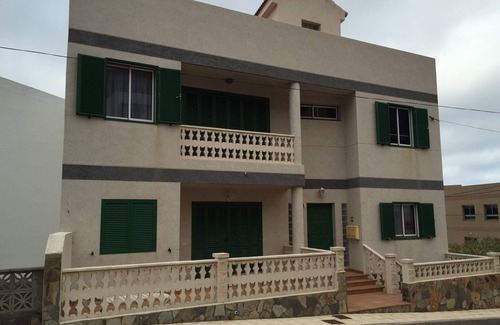 Tamaduste Apartment | Holiday home "La Sanjora"
