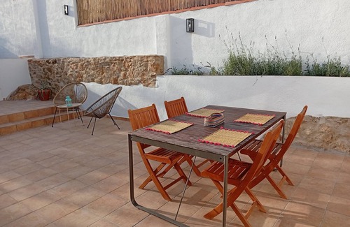 Guadalcanal House | Holiday Home 'La Sierra Del Viento' with Mountain View, Private Pool and Wi-Fi