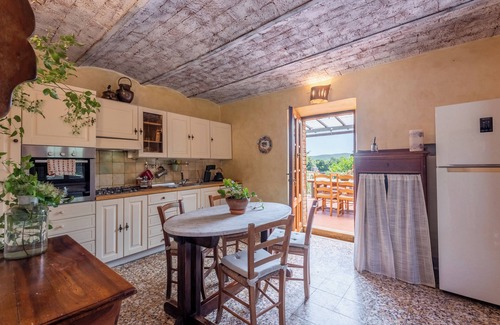 Chiusdino House | Holiday Home 'La Speranza' with Private Terrace, Private Garden and Balcony